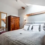 Manowce Palace Gasthuis 4*