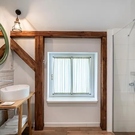 Manowce Palace Pensjonat Trzebieradz