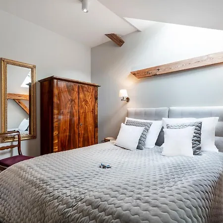 Manowce Palace Pensjonat 4*