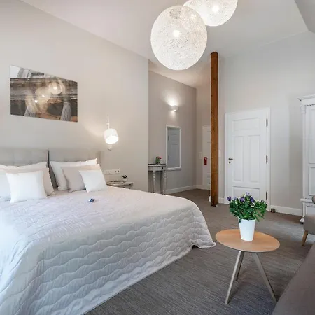 Manowce Palace Pensjonat 4*