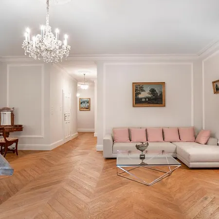 Manowce Palace Pensjonat 4*