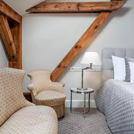 Manowce Palace Pensjonat Trzebieradz