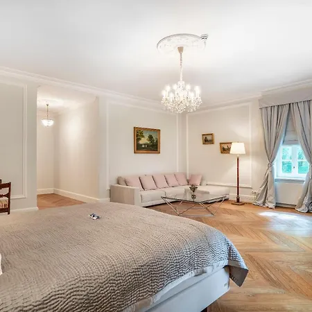 Manowce Palace Pensjonat 4*