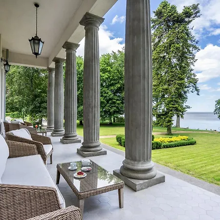 Manowce Palace 4*