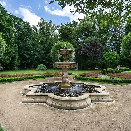 Manowce Palace Trzebieradz