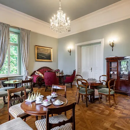 Pensión Manowce Palace Trzebieradz