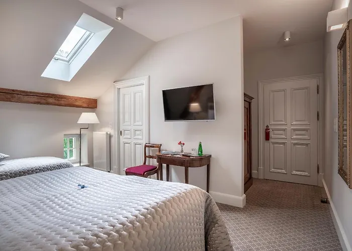 Gæstehus Manowce Palace Trzebieradz