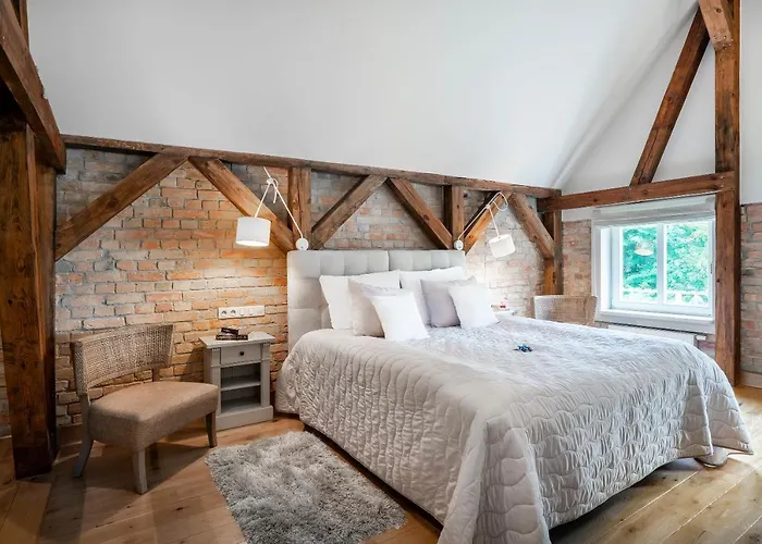 Manowce Palace Pensión