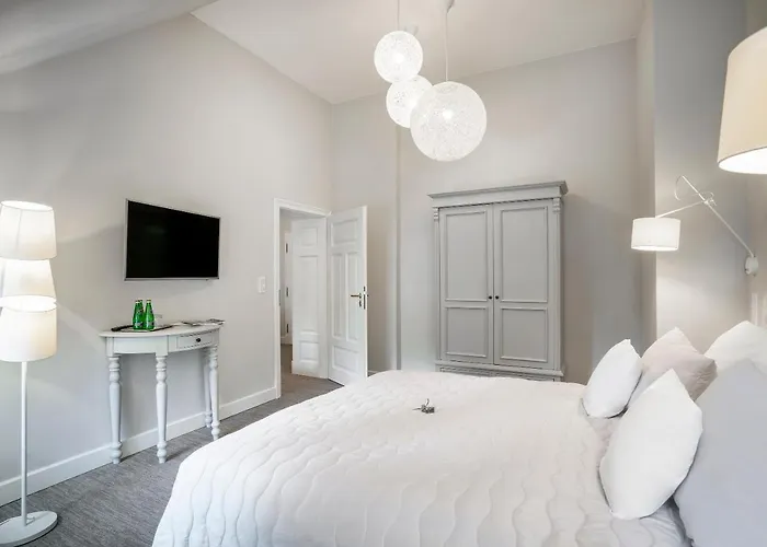 Gæstehus Manowce Palace Trzebieradz