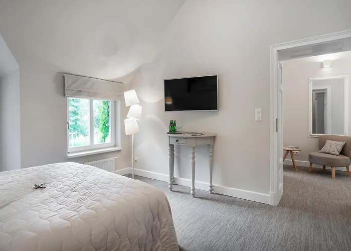 Manowce Palace Trzebieradz