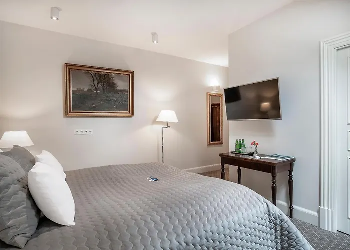 Manowce Palace Trzebieradz