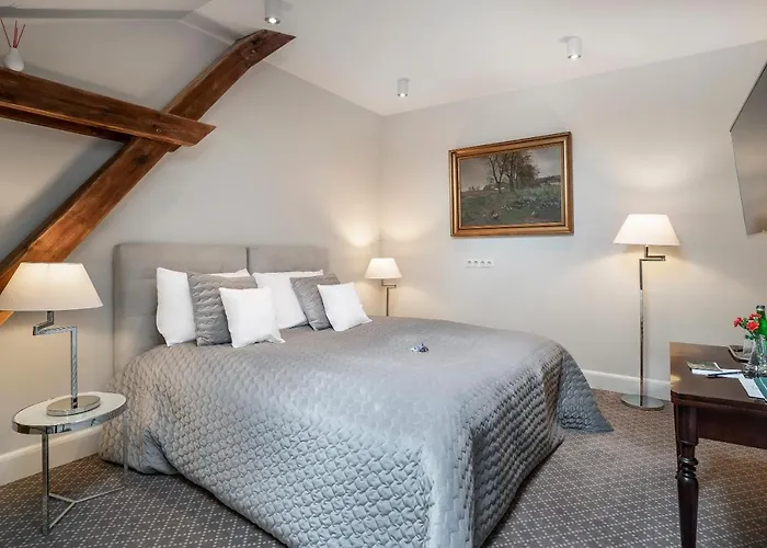 Manowce Palace Pensión