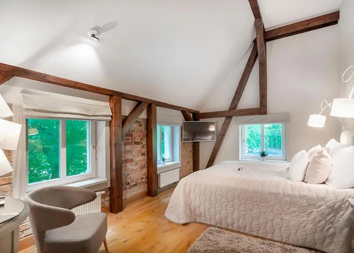 Manowce Palace Pensión Trzebieradz