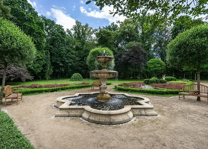 Manowce Palace Trzebieradz