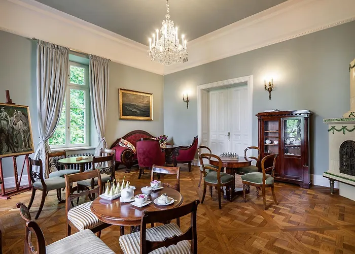 Gæstehus Manowce Palace Trzebieradz